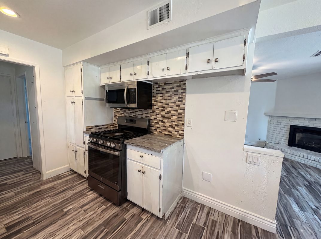 Photo 6 of 31 of 1422 Oakmont Dr, Roseville, CA