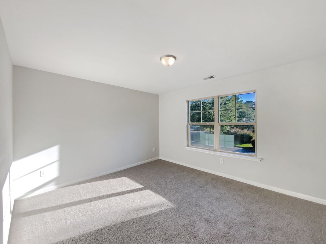 Photo 5 of 22 of 101 Lexington Place Dr, Griffin, GA