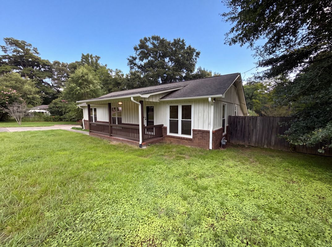 Photo 15 of 20 of 1007 Normandale Dr, Bessemer, AL