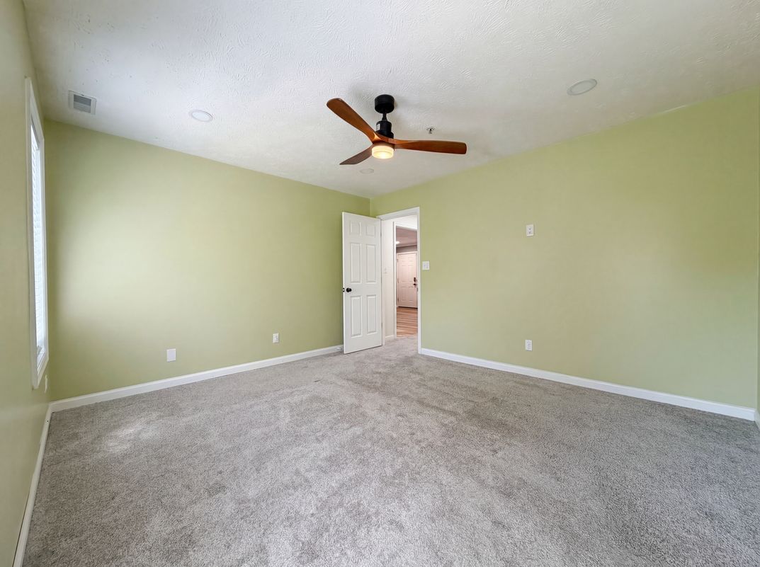 Photo 10 of 17 of 392 Bubble Creek Ct, Fayetteville, NC