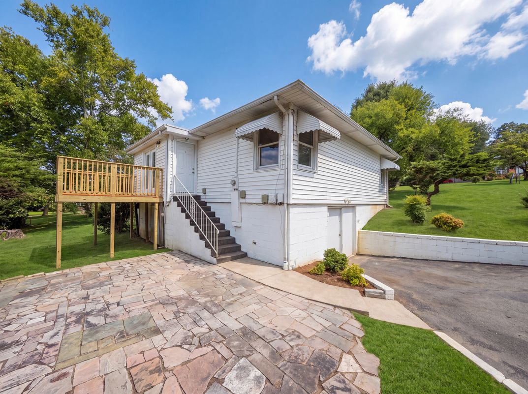 Photo 18 of 20 of 612 Victor Dr, Knoxville, TN