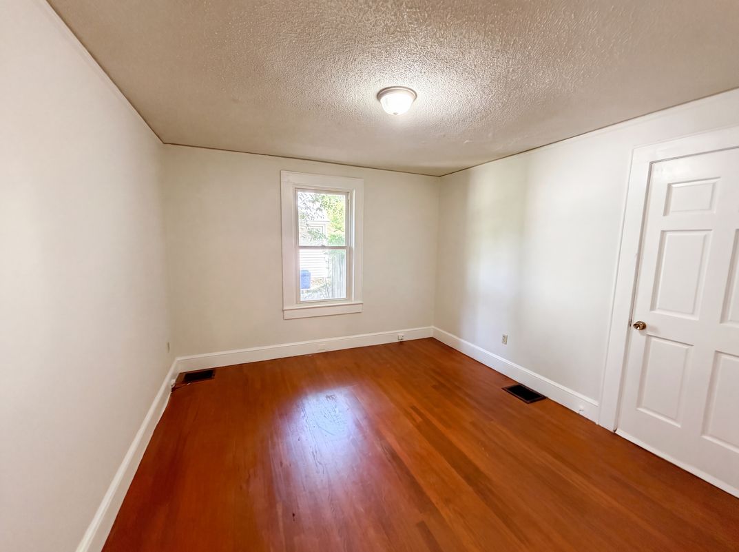 Photo 9 of 16 of 309 E Blue Ridge Dr, Greenville, SC