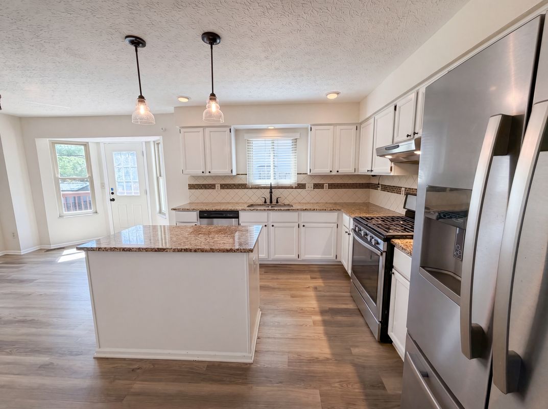Photo 2 of 29 of 4976 Vicksburg Ln, Hilliard, OH