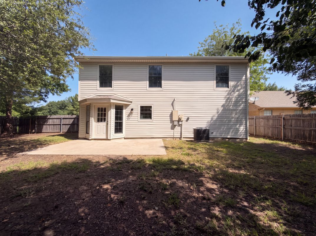 Photo 5 of 27 of 4300 Windwillow Ct, Fort Worth, TX
