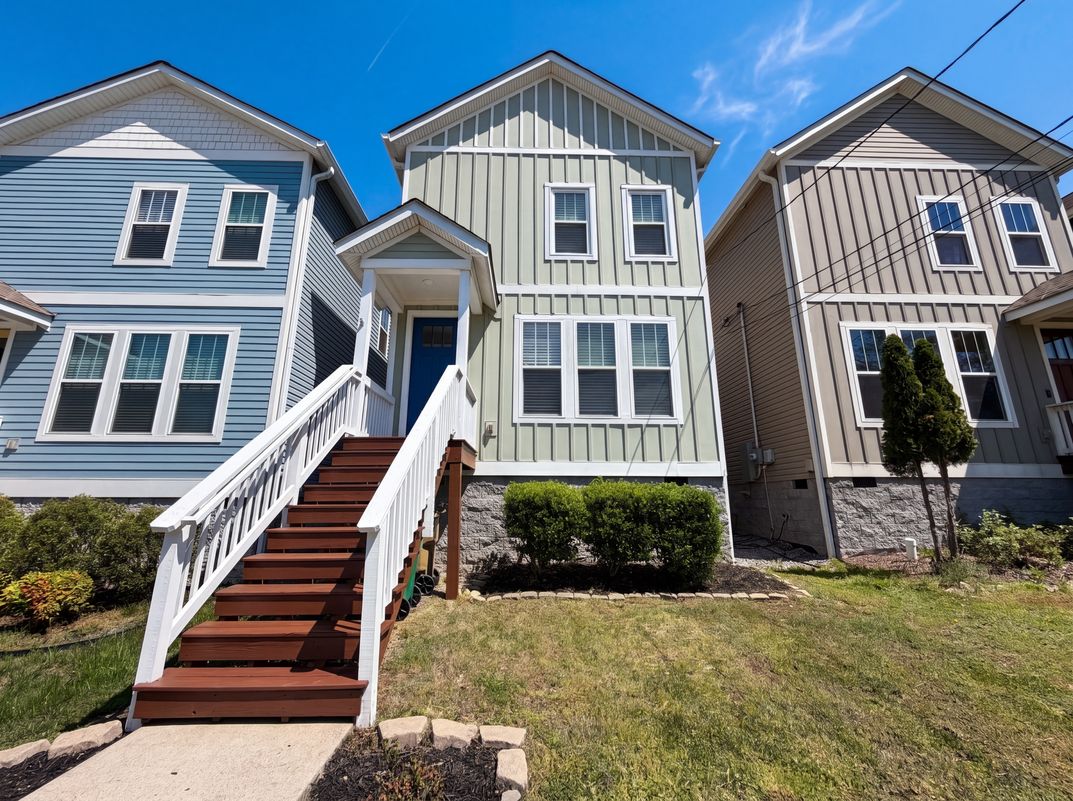 Property photo 1 of 227A Hillcrest Dr