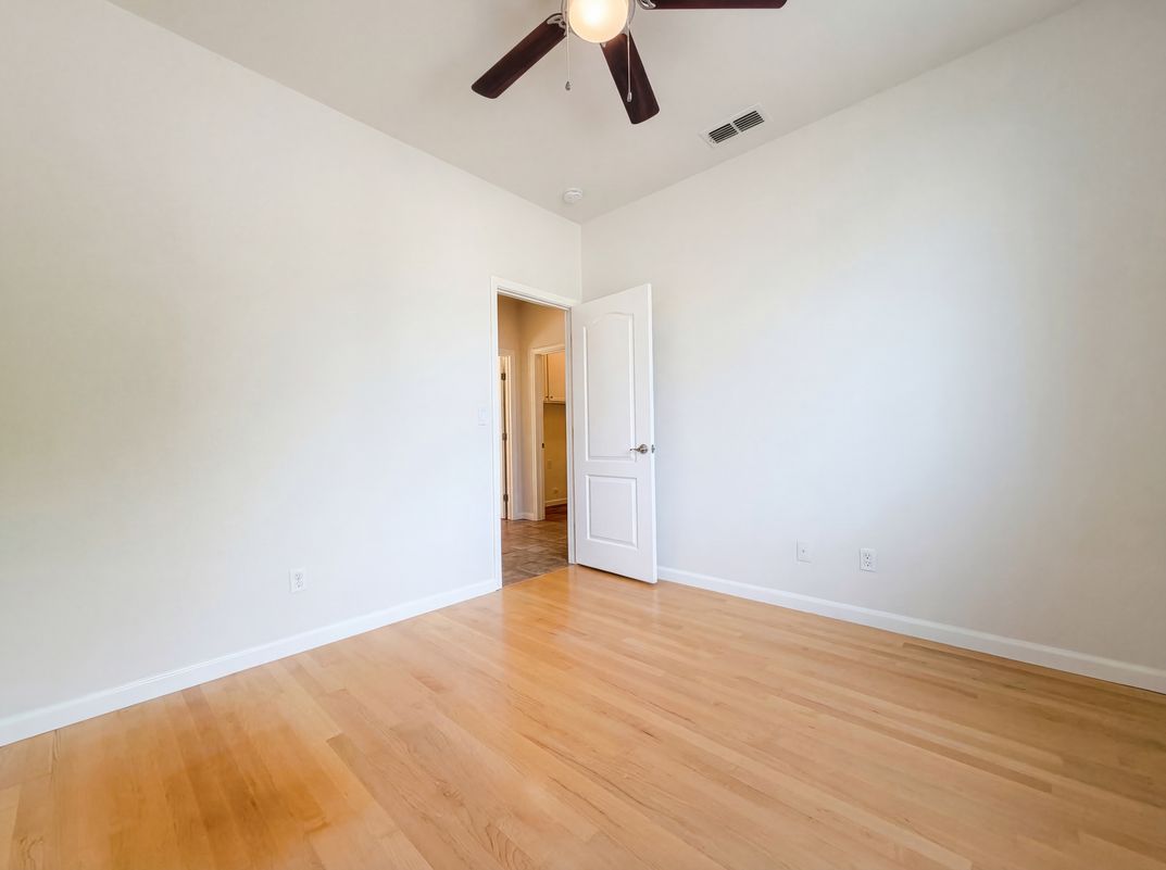 Photo 14 of 22 of 400 Caravaggio Cir, Sacramento, CA