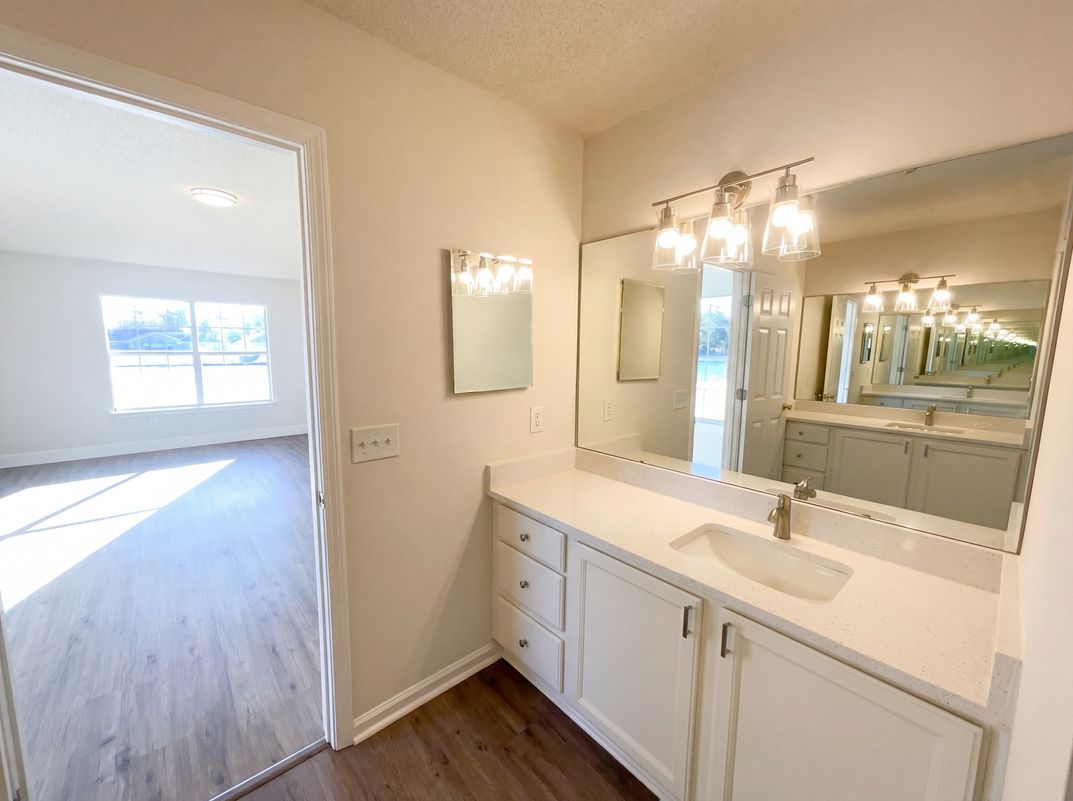 Photo 14 of 22 of 978 Tammy Cove Ln, Jacksonville, FL