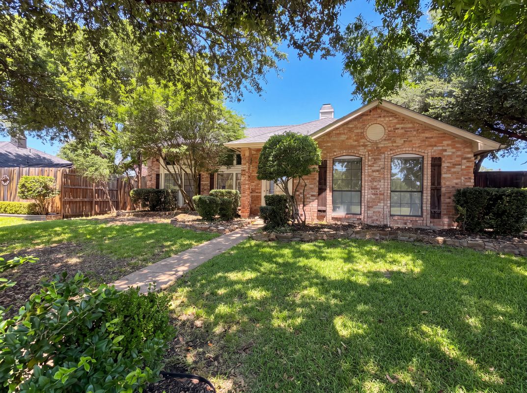Photo 16 of 18 of 1613 Mullins Dr, Plano, TX