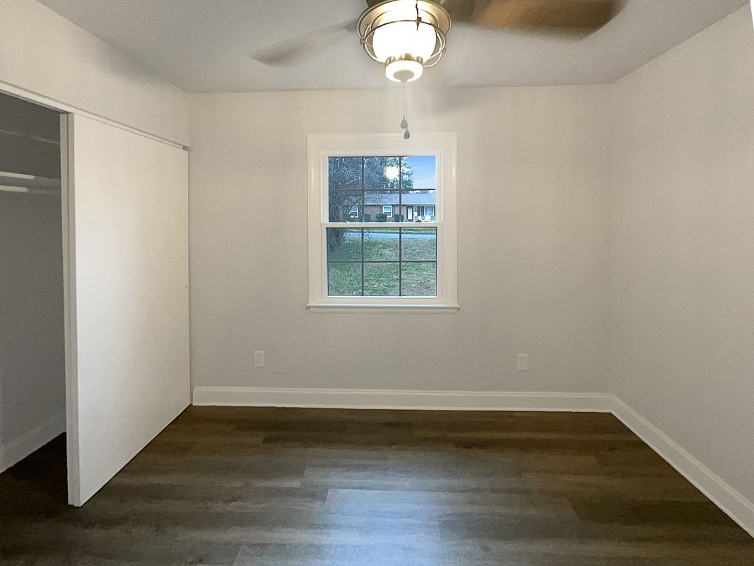 Photo 8 of 17 of 4043 Larkspur Pl, Winston Salem, NC