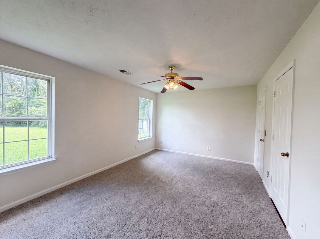 Photo 7 of 20 of 499 Holland Ridge Dr, La Vergne, TN