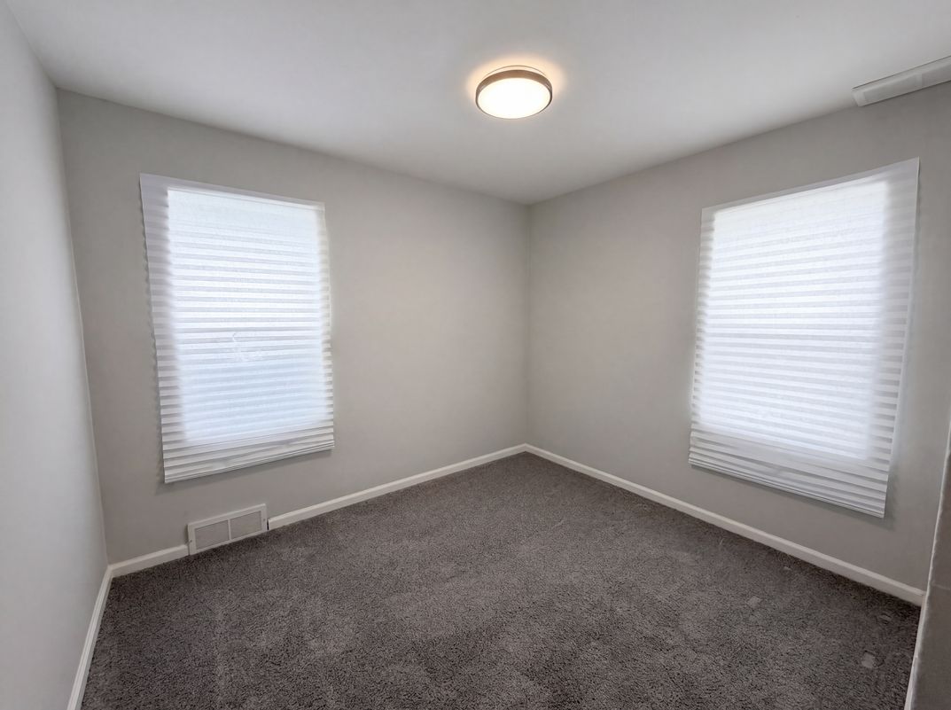 Photo 4 of 19 of 26311 Hopkins St, Inkster, MI