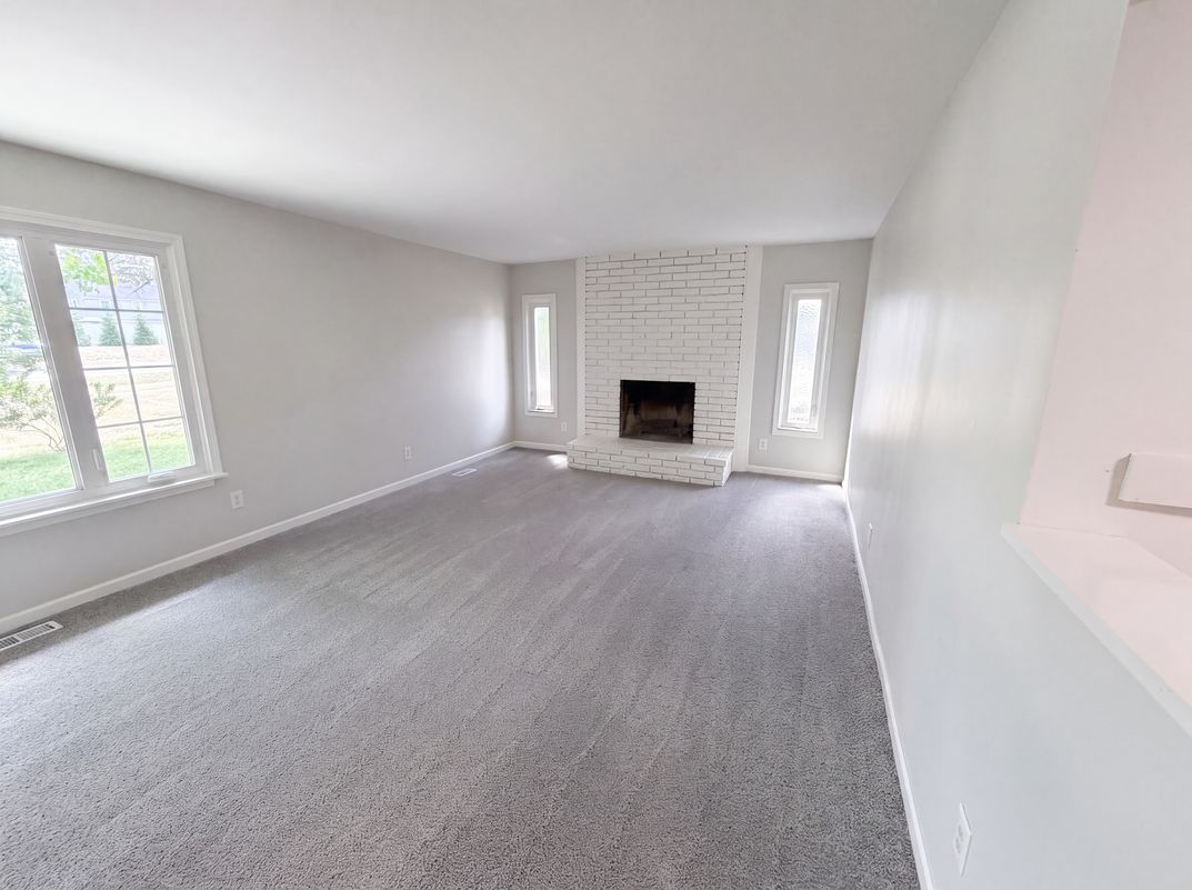 Photo 7 of 20 of 3211 24 Mile Rd, Shelby Township, MI