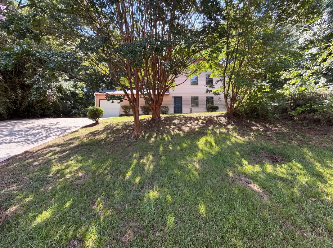 Photo 19 of 25 of 3808 Shane Ct, Ellenwood, GA