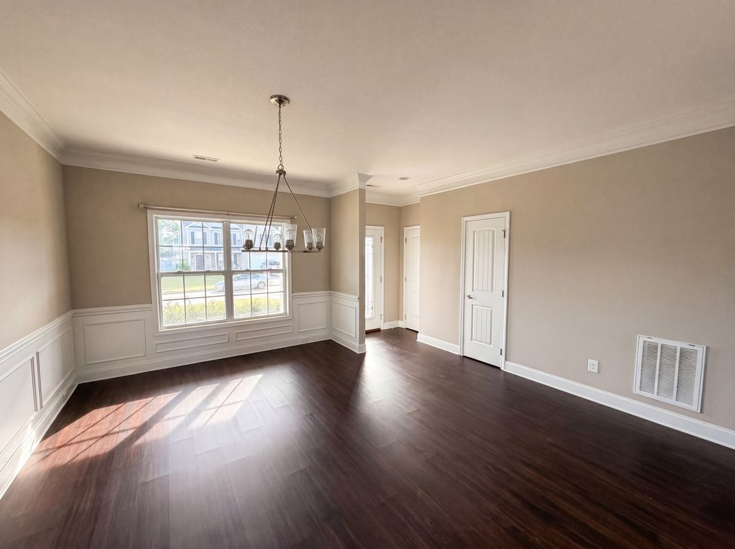 Photo 13 of 33 of 1611 Blackbird Dr, Maryville, TN