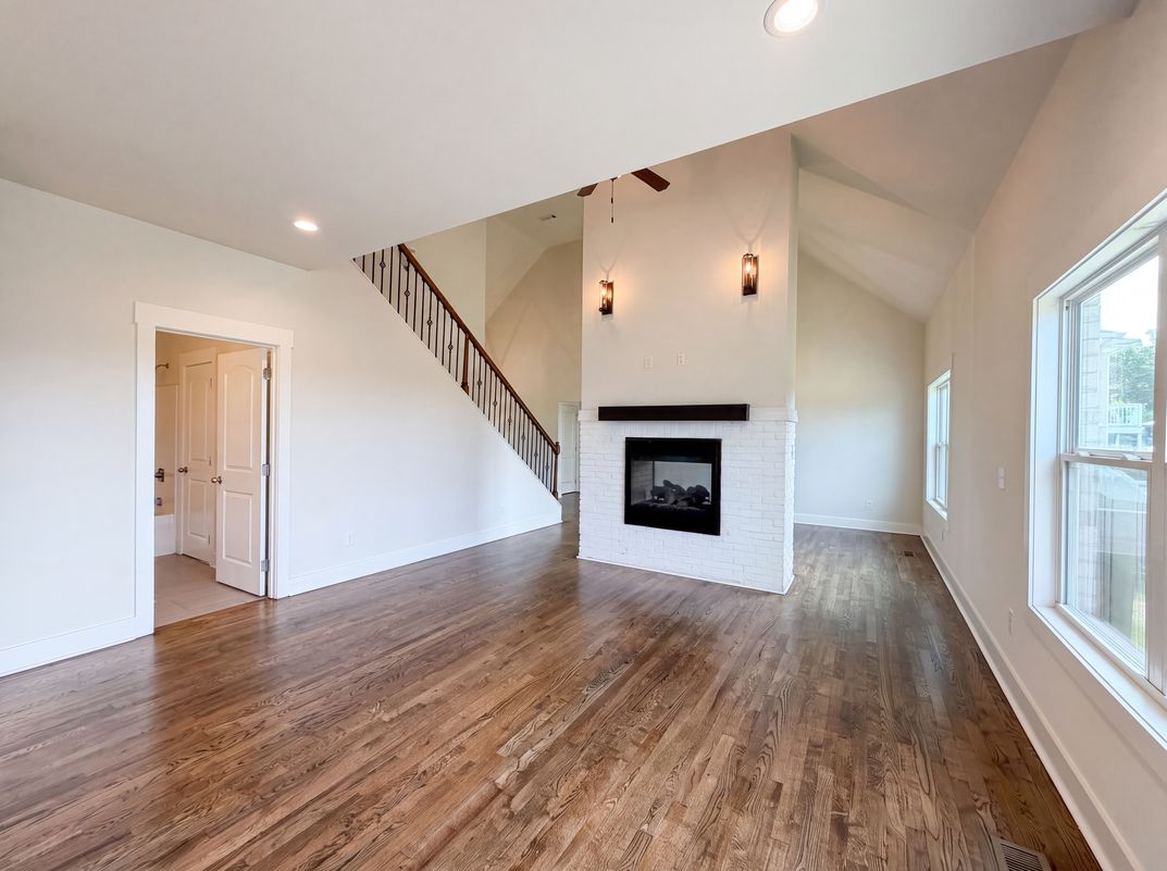 Photo 7 of 30 of 1707 Aster Dr, Columbia, TN