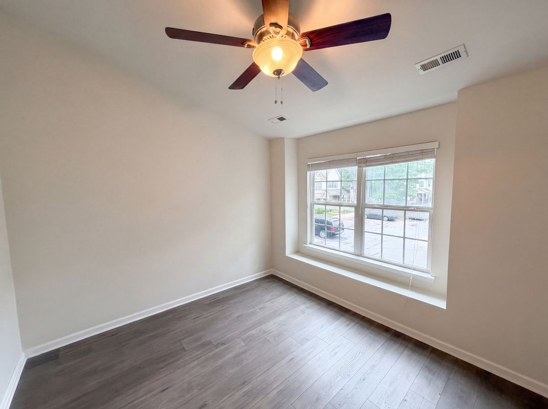 Photo 11 of 21 of 10114 Ballyclare Ct, Charlotte, NC