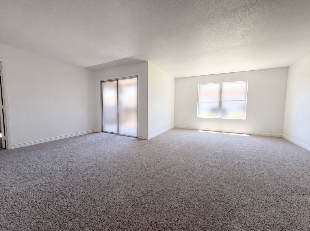 Photo 7 of 16 of 5055 W Hacienda Ave, Las Vegas, NV