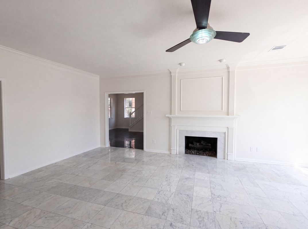 Photo 3 of 26 of 1231 Jeanette Way, Carrollton, TX