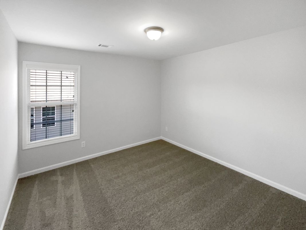 Photo 20 of 52 of 1622 Halliard Dr, Lawrenceville, GA