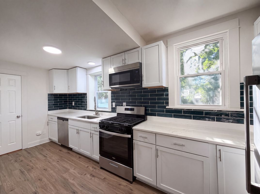 Photo 7 of 22 of 415 N 4th St, Saint Charles, MO