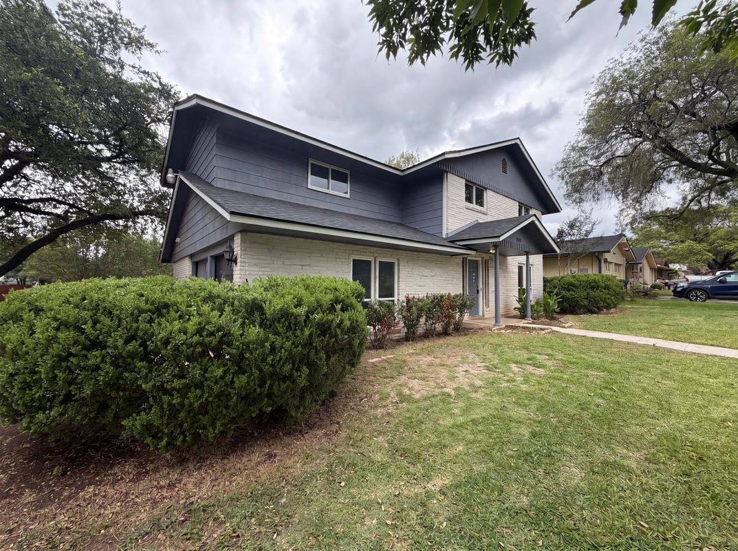 Photo 15 of 17 of 13930 Winding Hl, San Antonio, TX