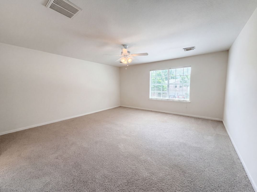 Photo 15 of 23 of 11918 Sonora Springs Dr, Tomball, TX
