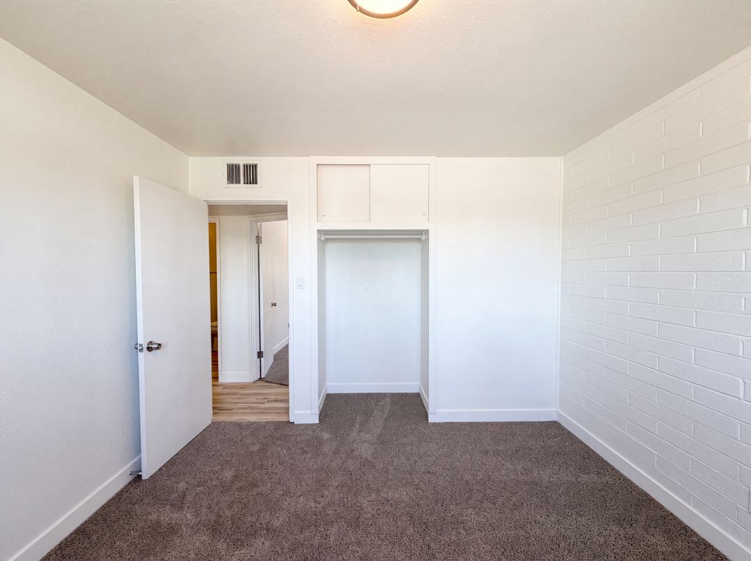 Photo 13 of 21 of 3132 W Bethany Home Rd, Phoenix, AZ