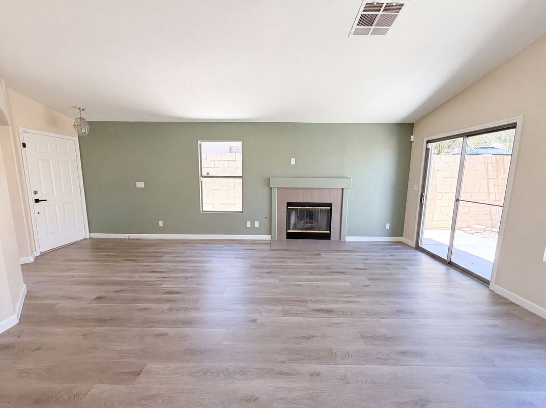 Photo 4 of 41 of 7912 Quill Gordon Ave, Las Vegas, NV