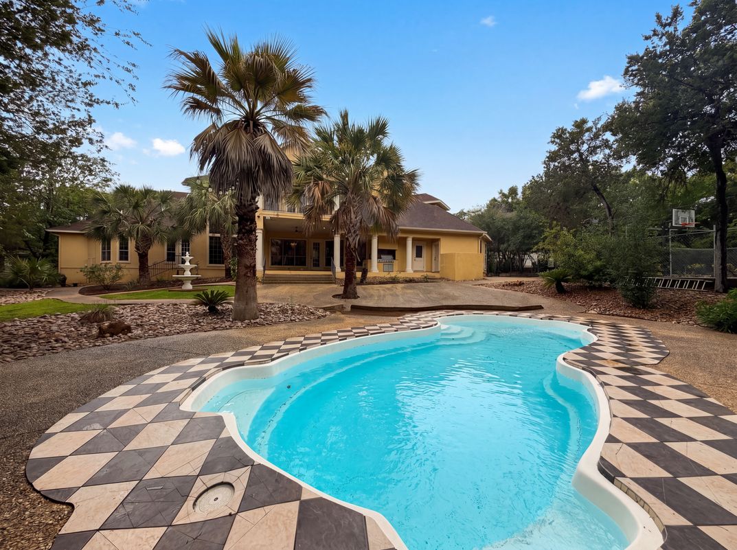 Photo 23 of 26 of 20646 Wahl Ln, San Antonio, TX