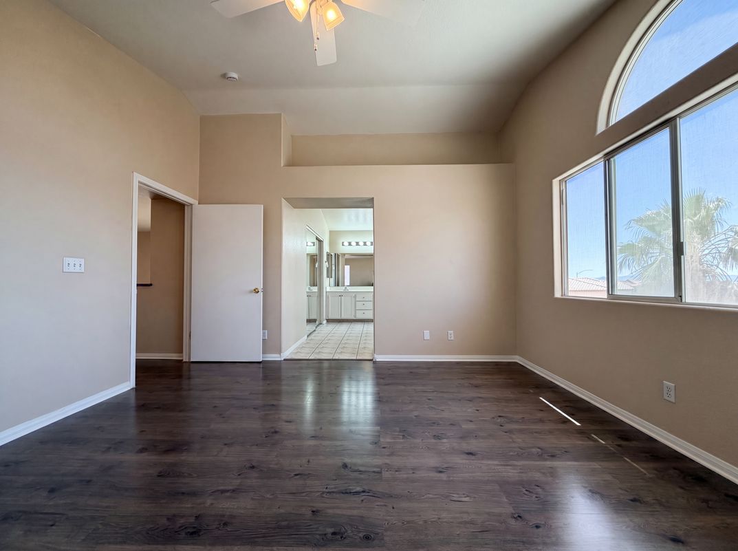 Photo 4 of 27 of 9515 Windborne Ave, Las Vegas, NV