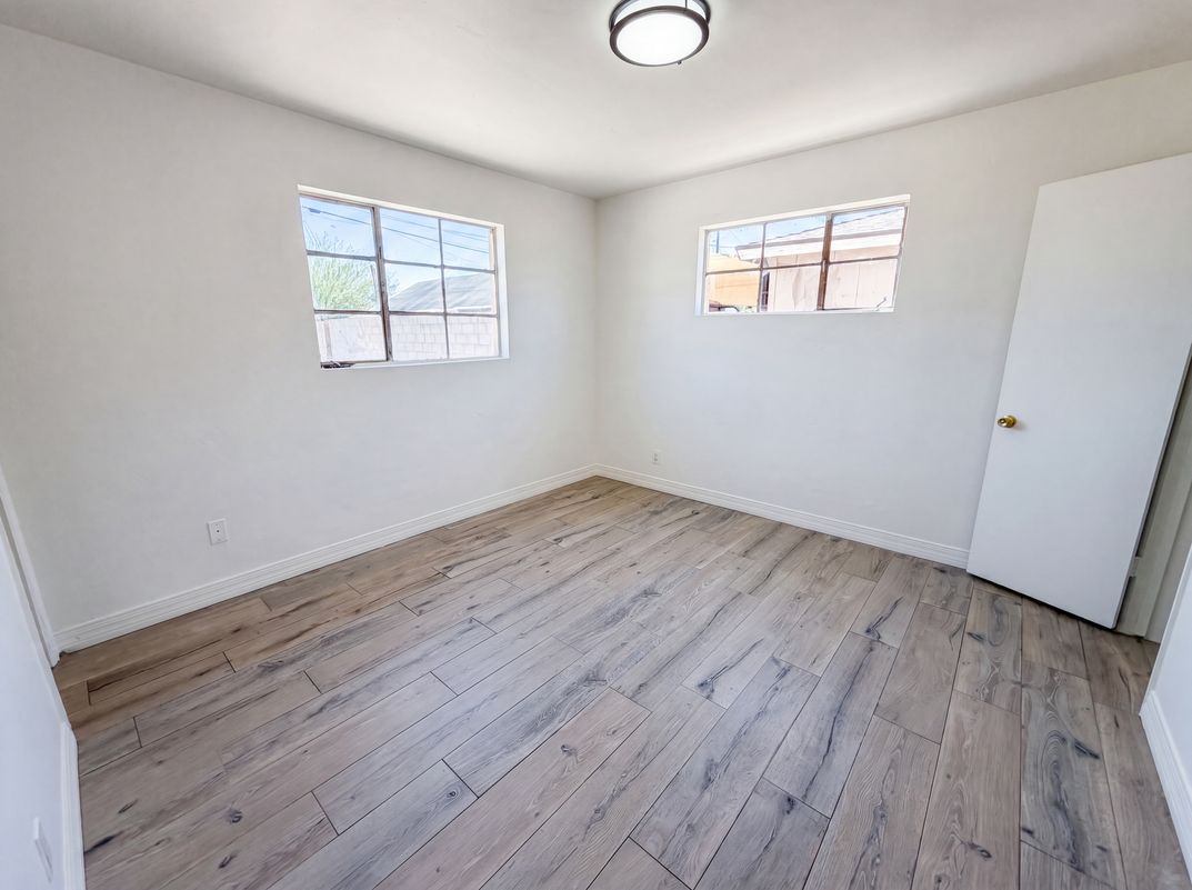 Photo 12 of 21 of 4505 W Clarendon Ave, Phoenix, AZ