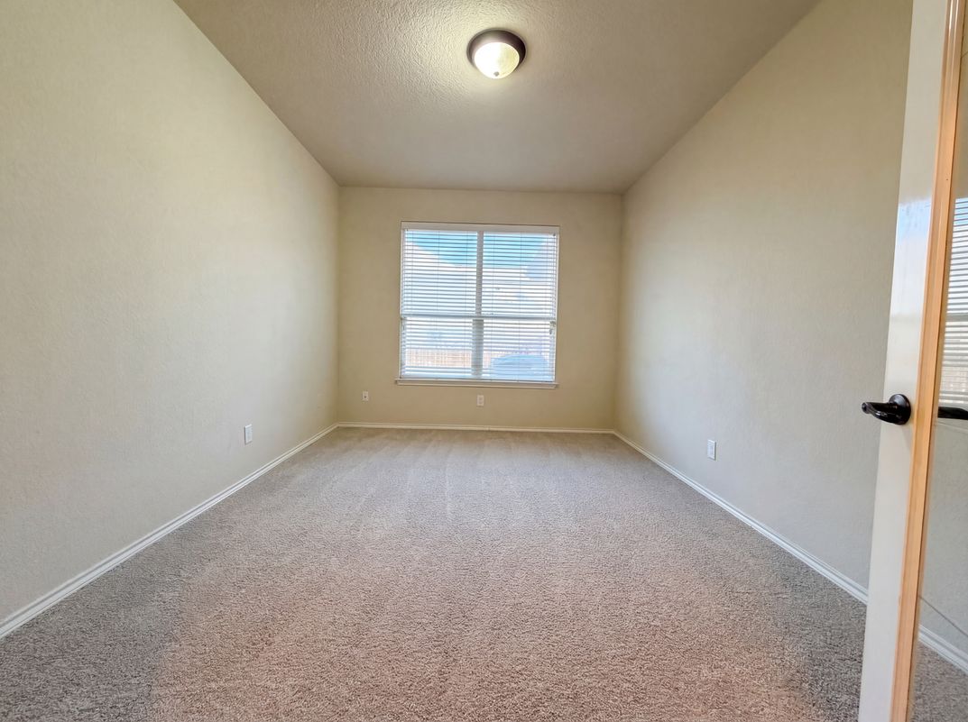 Photo 11 of 22 of 6941 Laura Hts, Schertz, TX