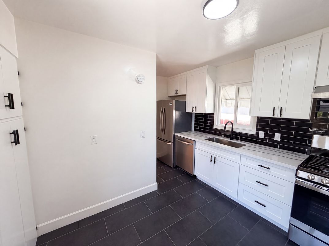 Photo 7 of 26 of 624 Sapphire St, Redwood City, CA