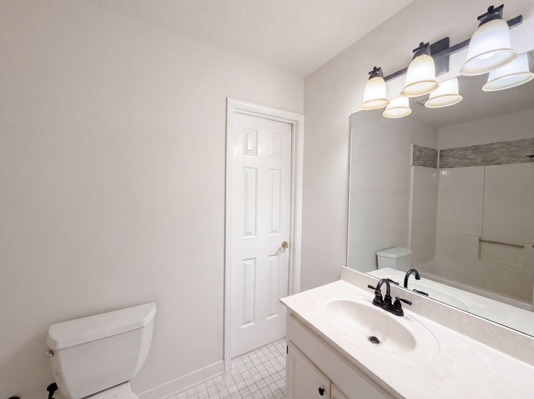 Photo 13 of 26 of 4342 Trotters Way Dr, Snellville, GA