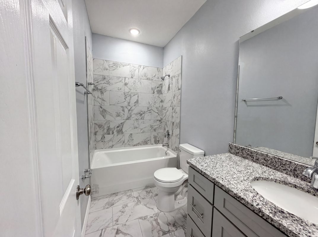 Photo 16 of 27 of 1013 W 11th St, Sanford, FL