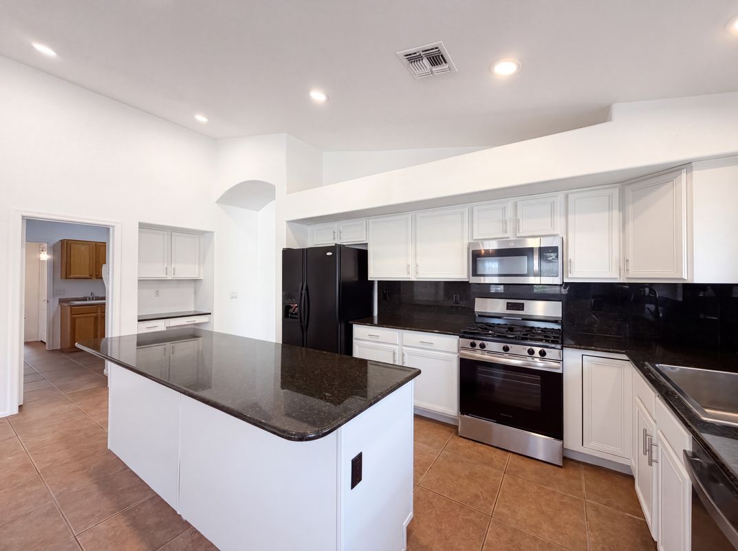 Photo 14 of 30 of 16735 W McKinley St, Goodyear, AZ