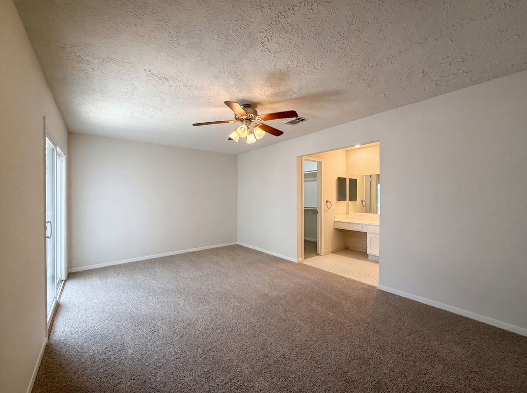 Photo 4 of 18 of 2503 Whispering Springs Dr, Spring, TX