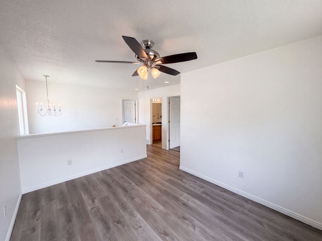 Photo 5 of 20 of 6943 W Bamburgh Way, West Valley City, UT