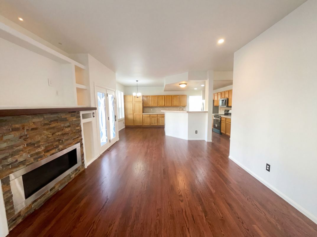 Property photo 3 of 1721 Mountain Maple Ave