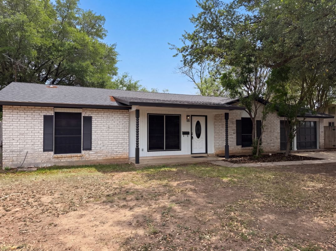 Property photo 1 of 208 Forest Way