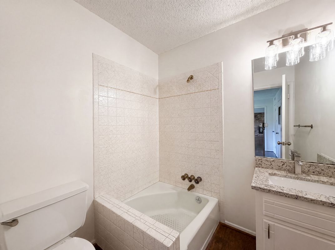 Photo 17 of 23 of 4612 Kenway Ct, Fort Worth, TX