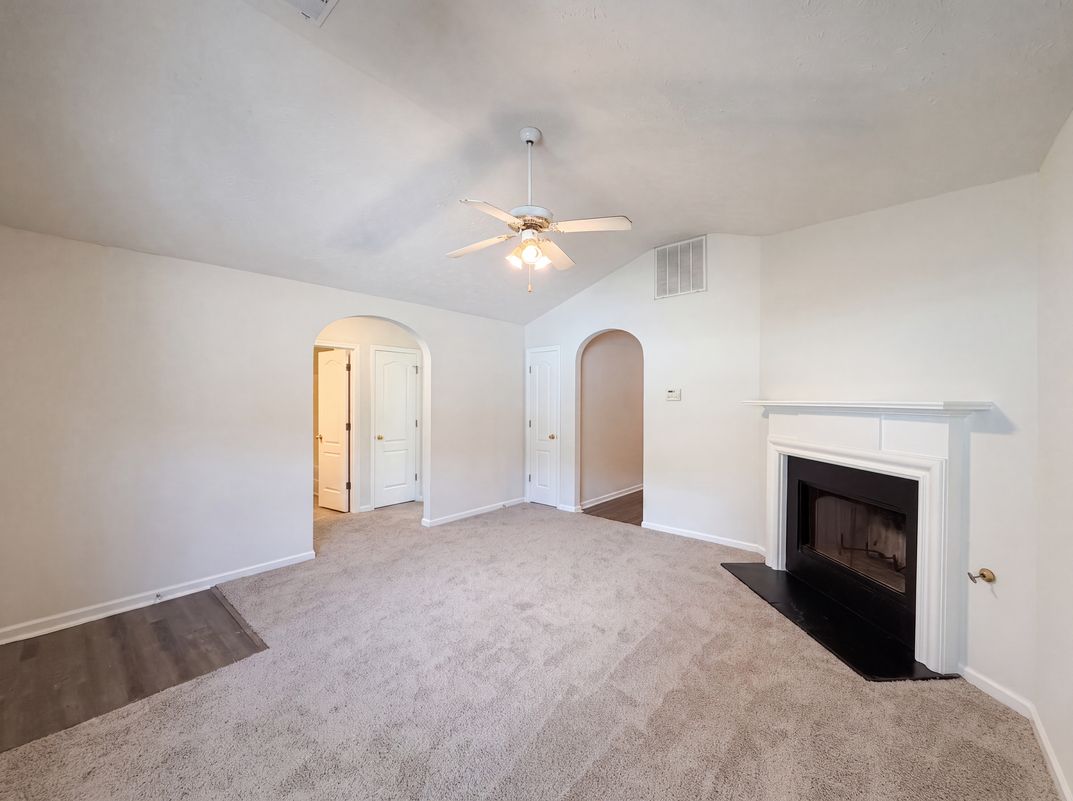 Photo 11 of 18 of 10543 Crabtree Dr, Jonesboro, GA