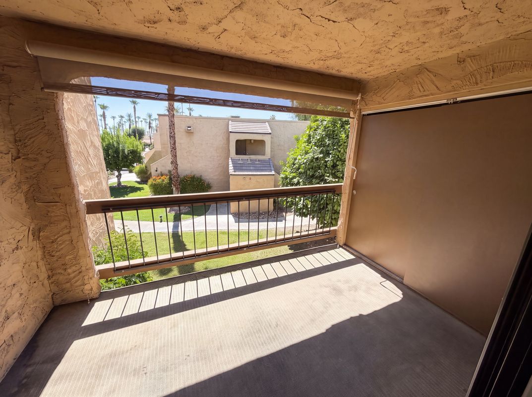 Photo 5 of 18 of 5300 E Waverly Dr, Palm Springs, CA