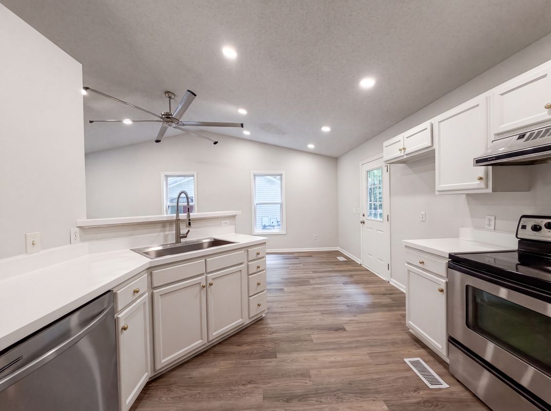 Property photo 2 of 810 Hill Top Cir