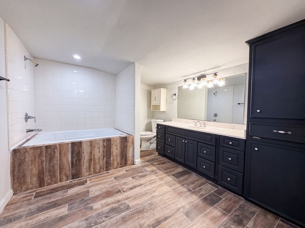 Photo 13 of 17 of 118 S Ringgold St, West Columbia, TX
