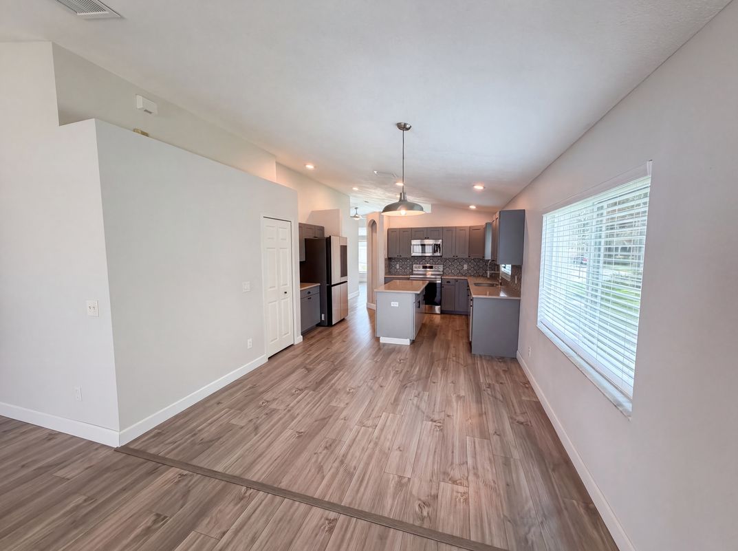 Photo 10 of 32 of 3800 Seminole Dr, Orlando, FL