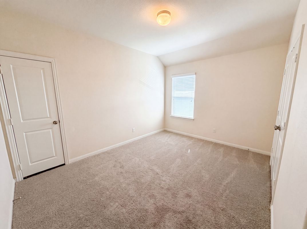 Photo 16 of 21 of 294 Adoquin Trl, Buda, TX