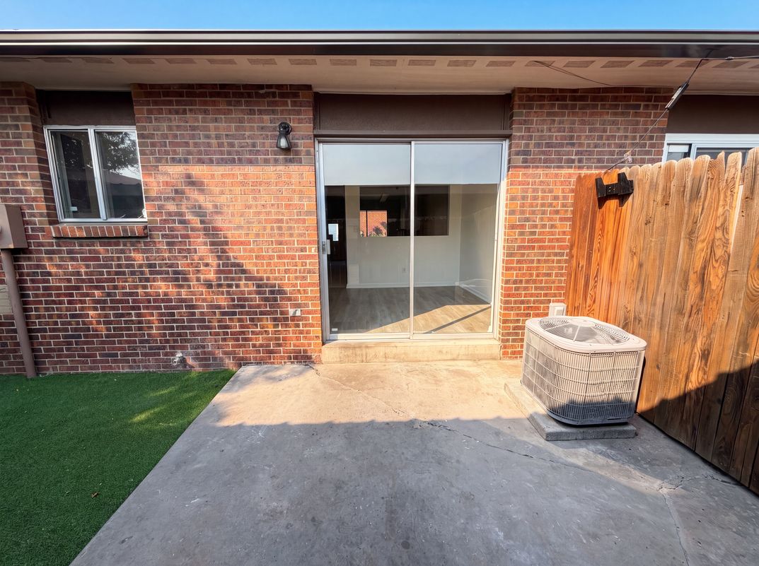 Photo 5 of 25 of 7141 S Webster St, Littleton, CO