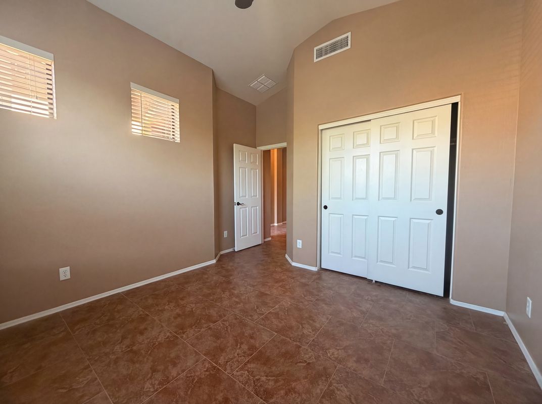 Photo 10 of 17 of 6915 E Portia St, Mesa, AZ
