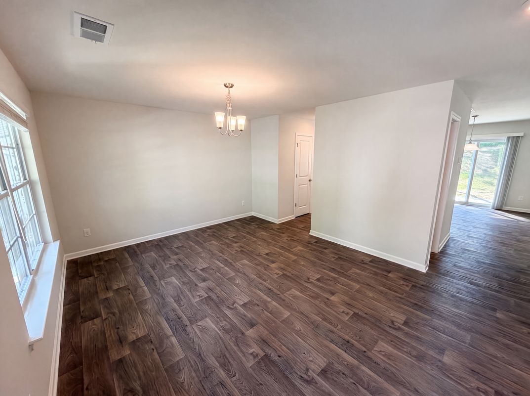 Photo 6 of 26 of 2014 Tarzi Ln, Charlotte, NC